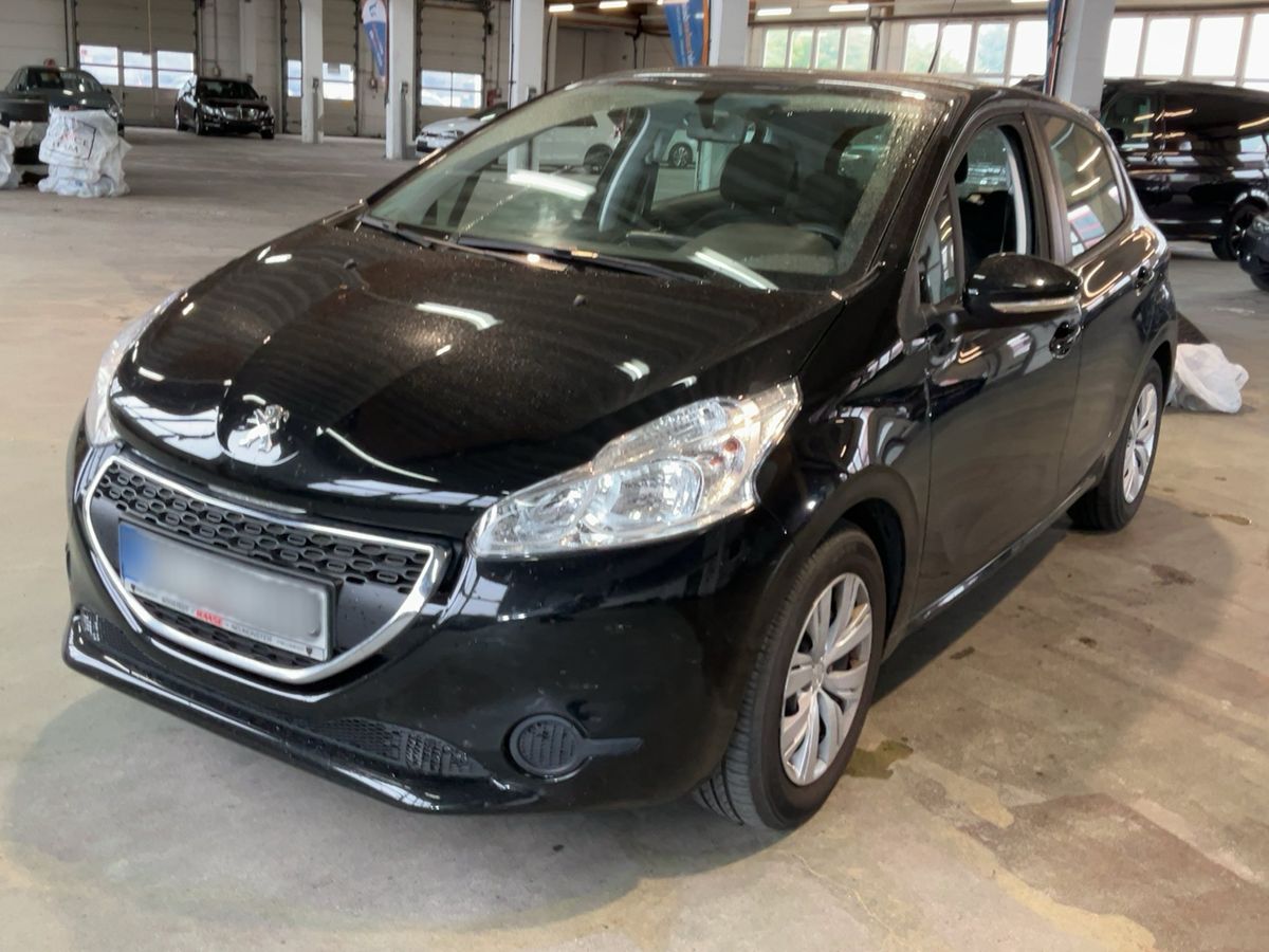 Peugeot 208 2015 — photo 1