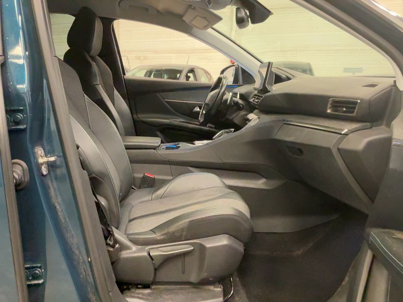 Peugeot 3008 1.5 Blue-HDi Allure Pack — zdjęcie 11