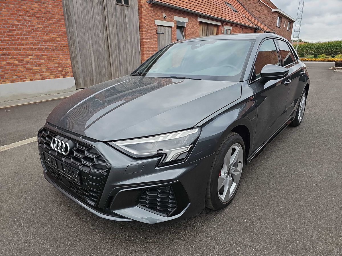Audi A3 45 TFSIe Black line edition