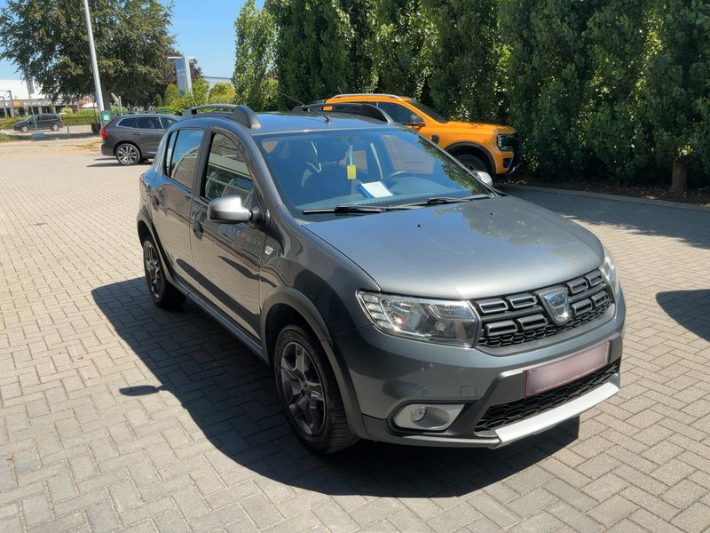 Dacia Sandero 1.5 dCi Stepway Celebration 2017 – снимка 12