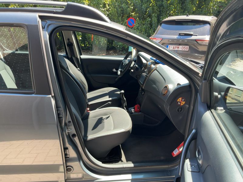 Dacia Sandero 1.5 dCi Stepway Celebration 2017 – снимка 16