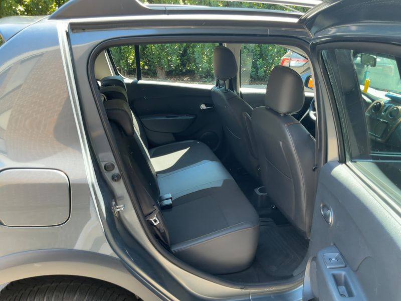 Dacia Sandero 1.5 dCi Stepway Celebration 2017 – снимка 19