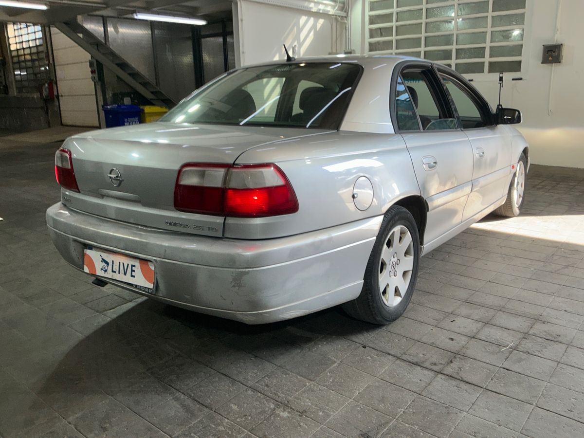 Opel Omega d'occasion