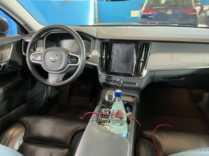 Volvo V90 2.0 B4 Mild-Hybrid Inscription — zdjęcie 12