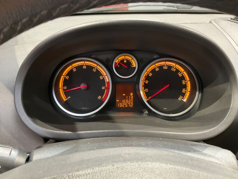 Opel Corsa 1.4 Edition "111 Jahre" 2010 – снимка 4