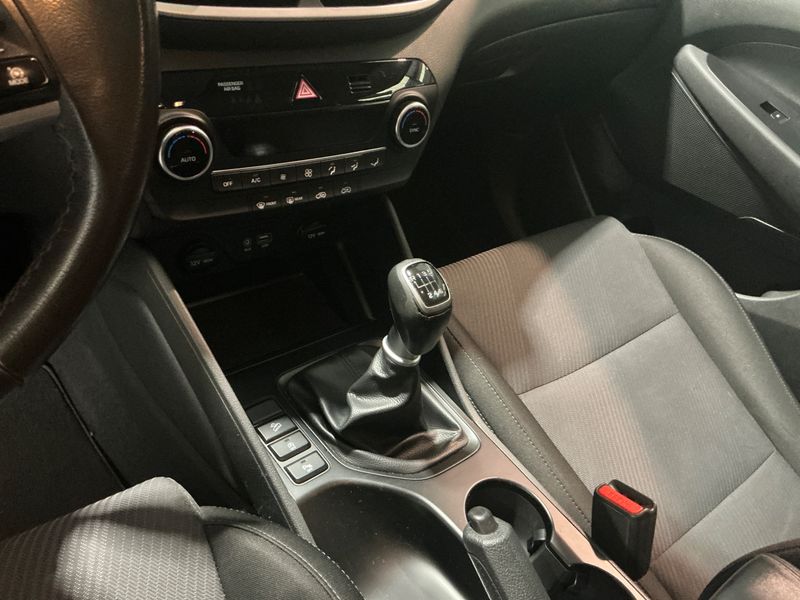 Hyundai Tucson 1.6 CRDi Creative 2WD 2019 – снимка 23