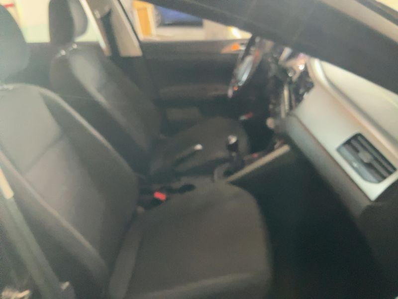 Volkswagen Polo 1.0 TSI Advance — zdjęcie 11