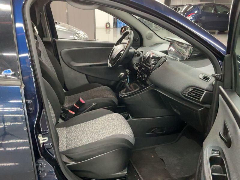 Lancia Ypsilon 1.2 LPG Elefantino Blu — zdjęcie 11
