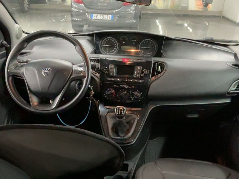 Lancia Ypsilon 1.2 LPG Elefantino Blu — zdjęcie 12
