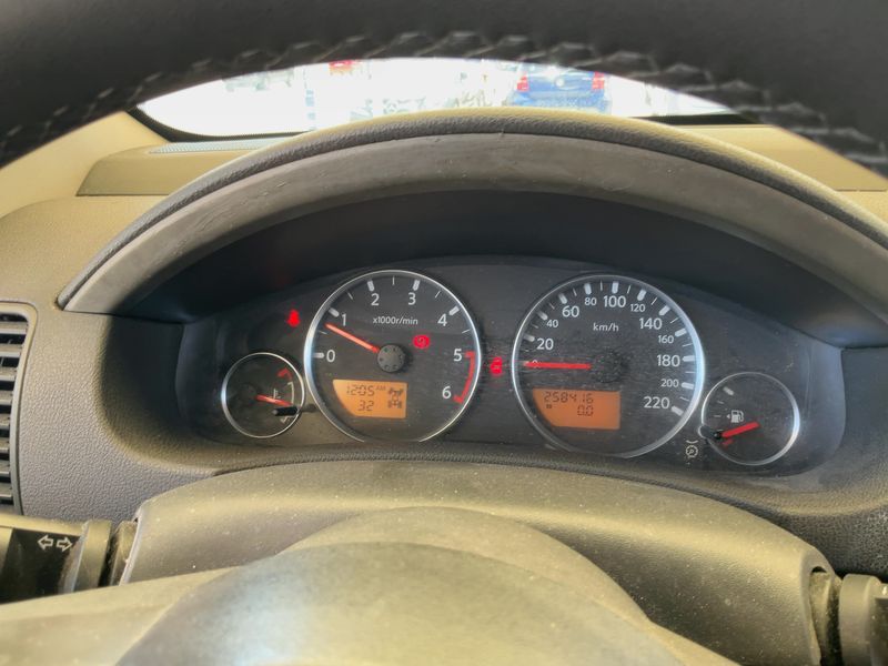 Nissan Pathfinder 2.5 dCi LE — zdjęcie 13
