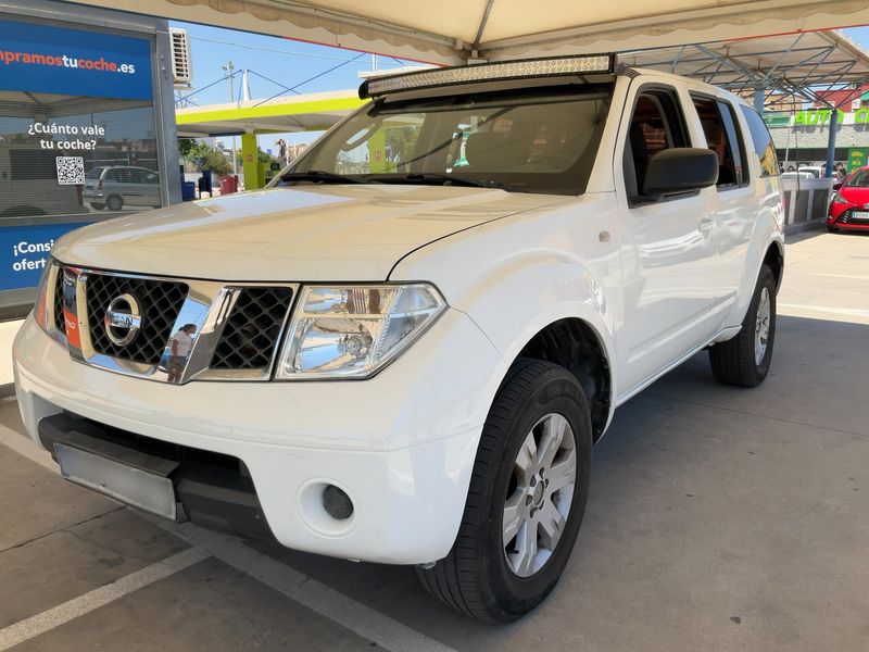 Nissan Pathfinder 2.5 dCi LE — zdjęcie 2