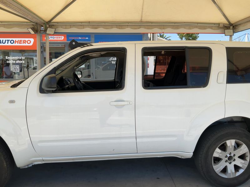 Nissan Pathfinder 2.5 dCi LE — zdjęcie 4