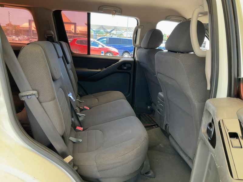 Nissan Pathfinder 2.5 dCi LE — zdjęcie 14