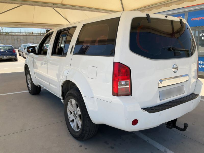 Nissan Pathfinder 2.5 dCi LE — zdjęcie 3