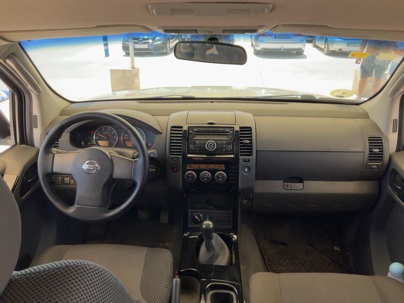 Nissan Pathfinder 2.5 dCi LE — zdjęcie 12