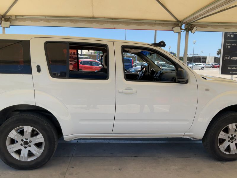 Nissan Pathfinder 2.5 dCi LE — zdjęcie 7