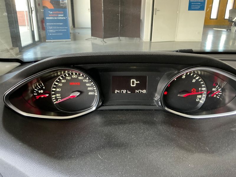 Peugeot 308 1.6 e-HDi Allure — zdjęcie 13
