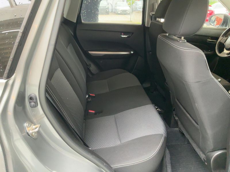 Suzuki Vitara 1.4 BoosterJet Mild-Hybrid Comfort 4x4 — zdjęcie 14