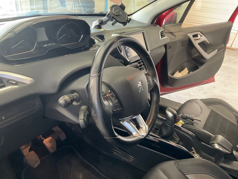 Peugeot 2008 1.6 Blue-HDi Allure 2016 – снимка 25