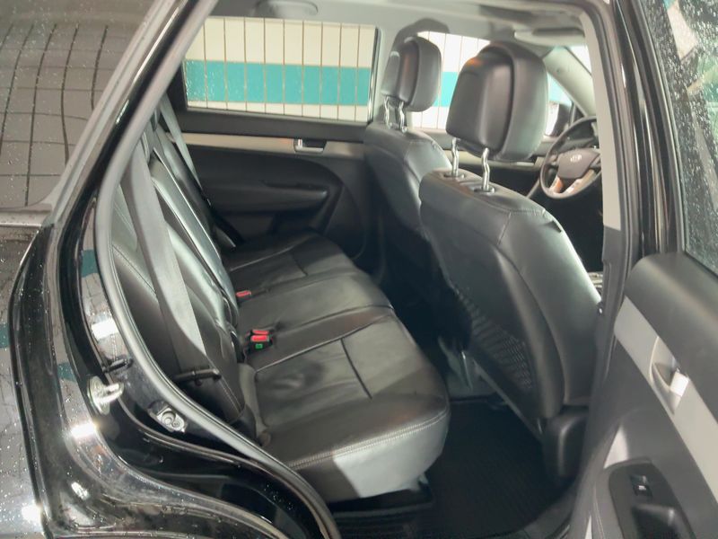 Kia Sorento 2.2 CRDi Spirit 4WD — zdjęcie 14