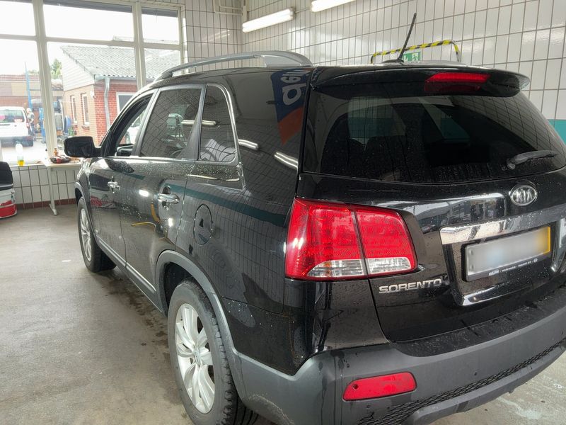 Kia Sorento 2.2 CRDi Spirit 4WD — zdjęcie 3