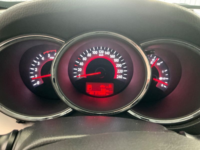 Kia Sorento 2.2 CRDi Spirit 4WD — zdjęcie 13
