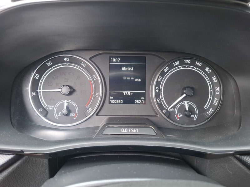 Skoda Fabia 1.0 TSI Ambition — zdjęcie 12