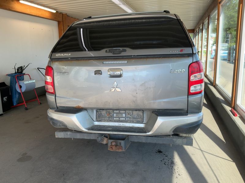 Mitsubishi L 200 2.4 DI-D Plus Doppelkabine 4WD — zdjęcie 5