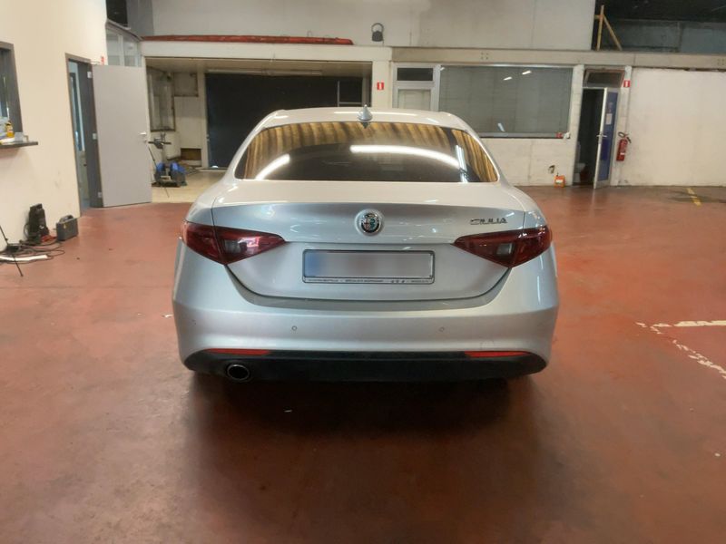 Alfa Romeo Giulia 2.2 JTDM Business — zdjęcie 5