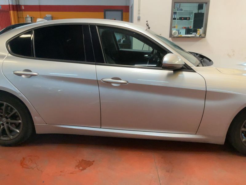 Alfa Romeo Giulia 2.2 JTDM Business — zdjęcie 7