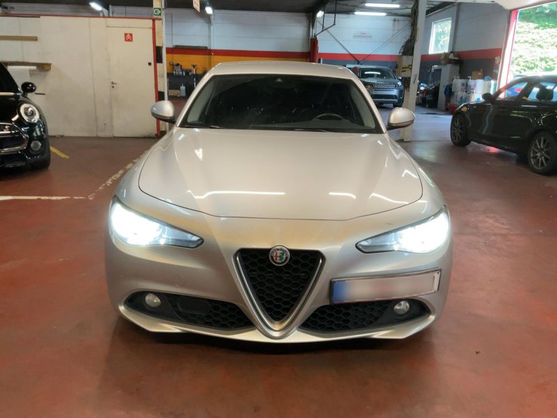 Alfa Romeo Giulia 2.2 JTDM Business — zdjęcie 9