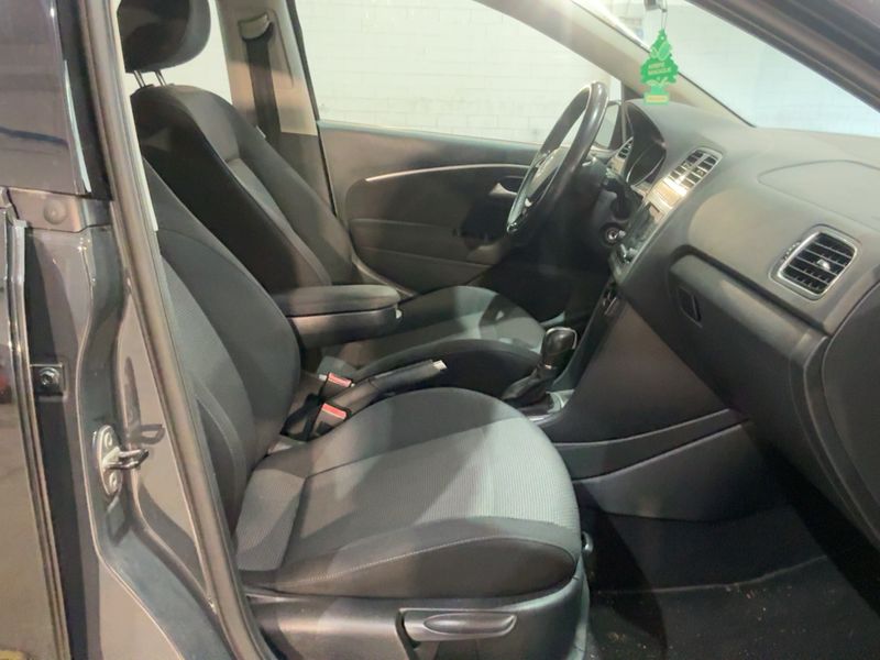 Volkswagen Polo 1.4 TDI Highline BlueMotion Tech — zdjęcie 11
