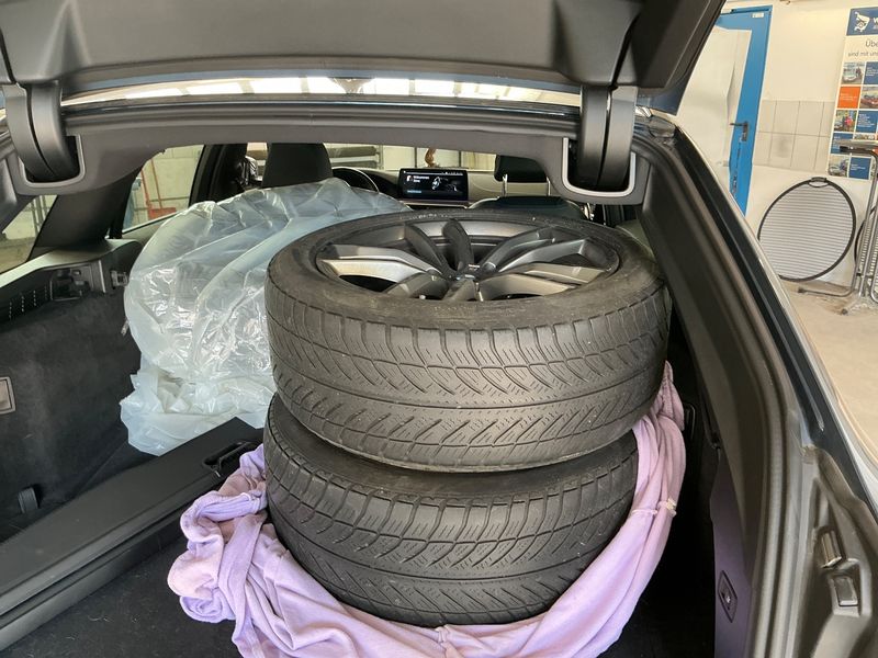 BMW 5er 530e xDrive M Sport 2022 – снимка 15
