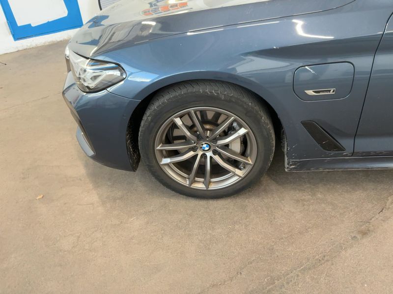 BMW 5er 530e xDrive M Sport 2022 – снимка 3