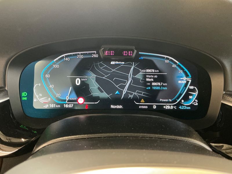 BMW 5er 530e xDrive M Sport 2022 – снимка 19