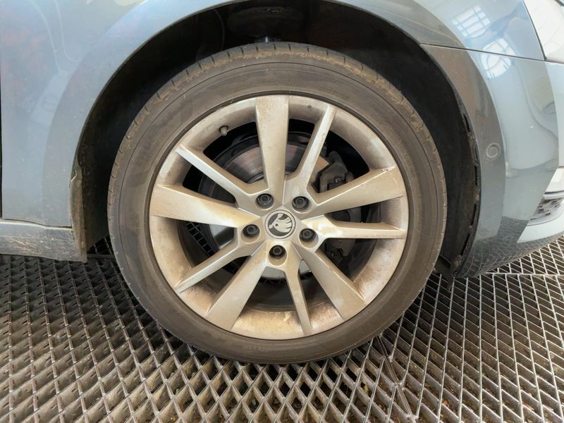 Skoda Octavia 2.0 TDI Drive 2017 – снимка 11