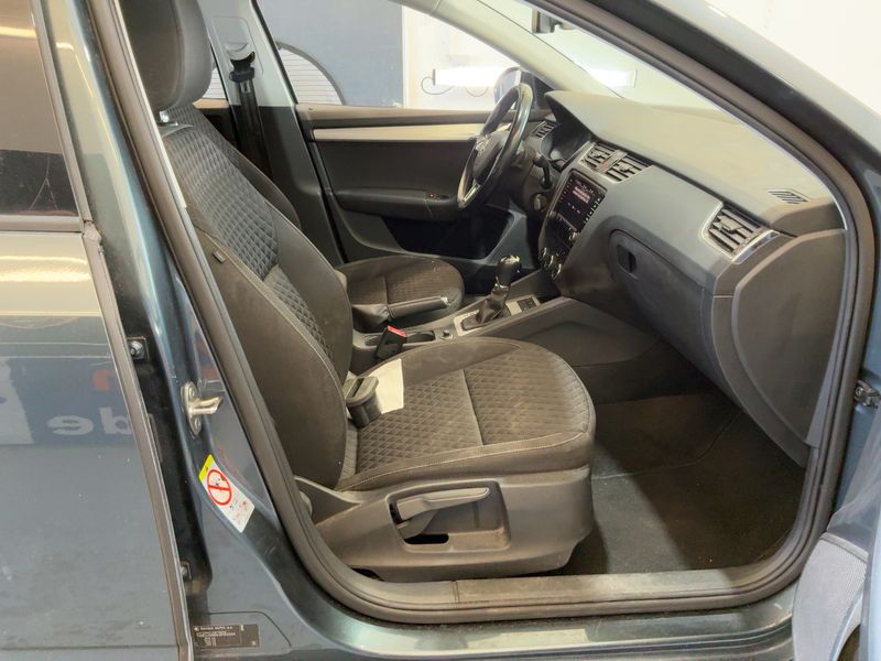 Skoda Octavia 2.0 TDI Drive 2017 – снимка 17