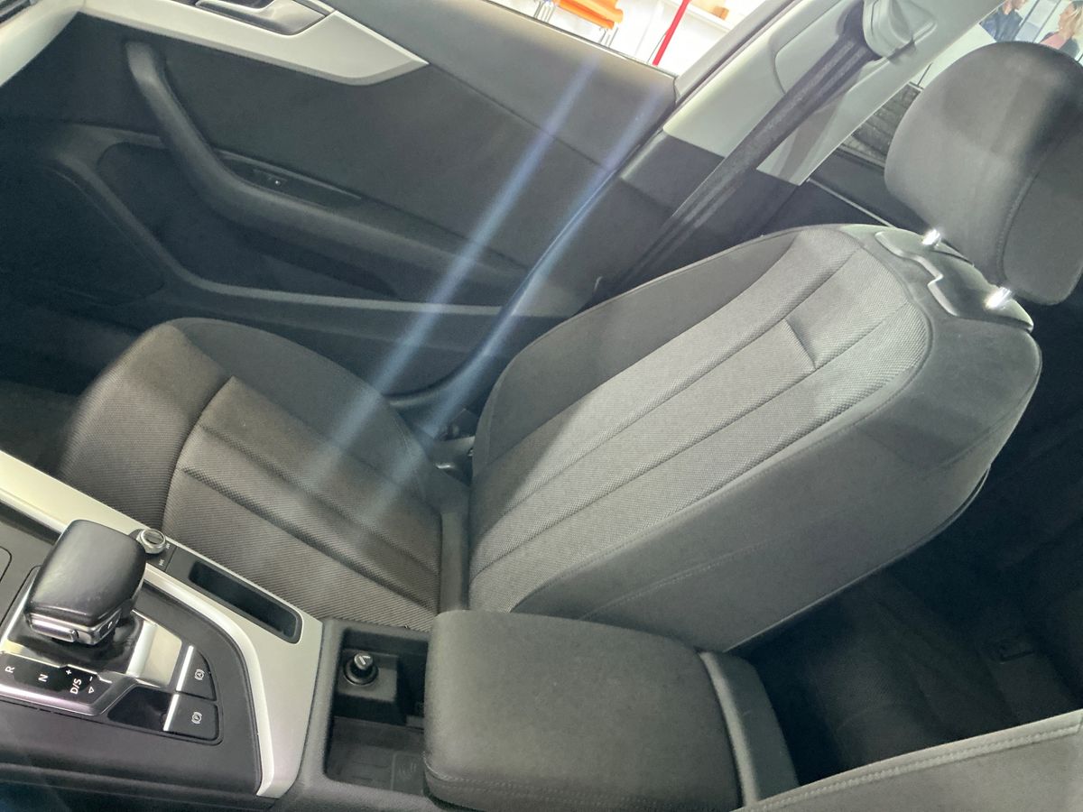 Audi A4 2017 — photo 29