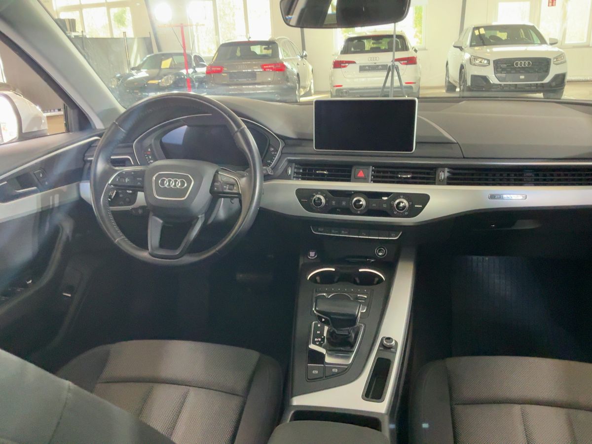 Audi A4 2017 — photo 18