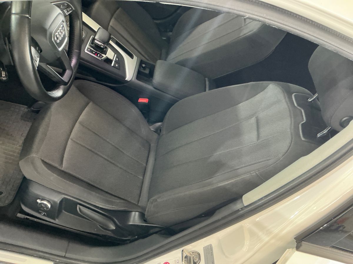 Audi A4 2017 — photo 27
