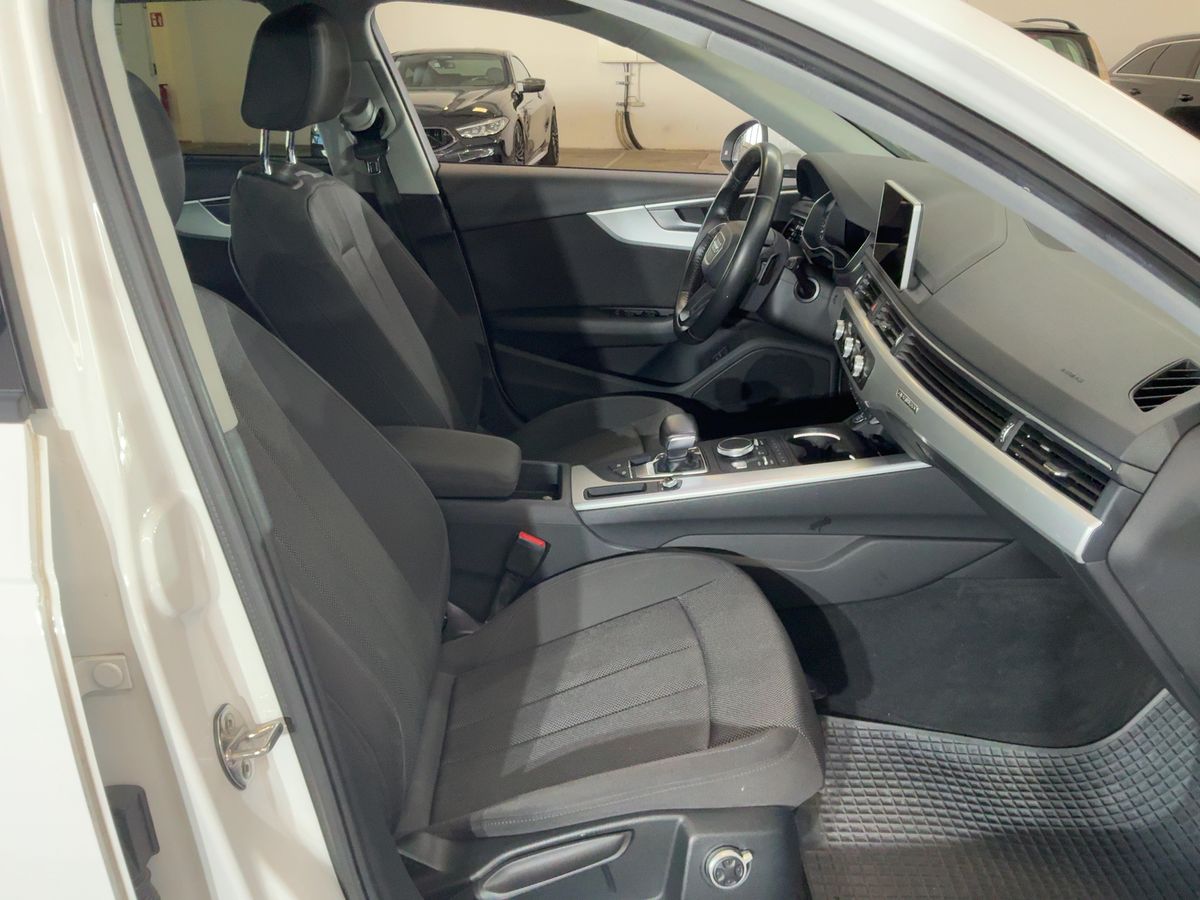 Audi A4 2017 — photo 17