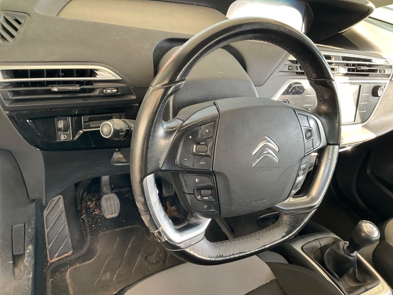 Citroen C4 Picasso 1.6 e-HDi Intensive 2014 – снимка 31