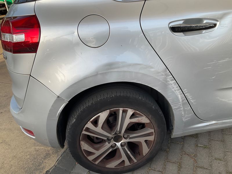 Citroen C4 Picasso 1.6 e-HDi Intensive 2014 – снимка 23