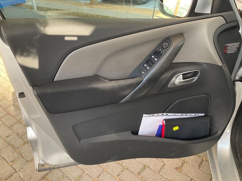 Citroen C4 Picasso 1.6 e-HDi Intensive 2014 – снимка 29