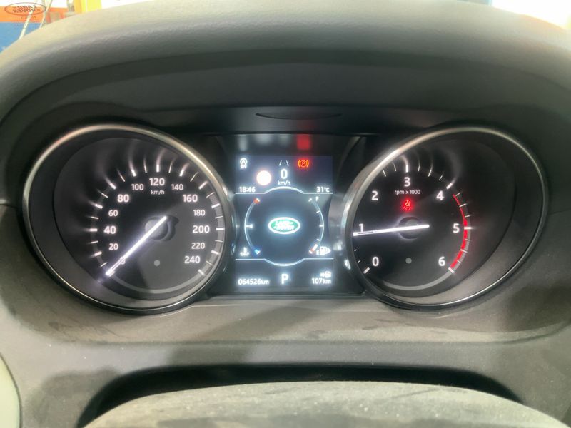 Land Rover Discovery Sport 2.0 Td4 SE AWD — zdjęcie 13