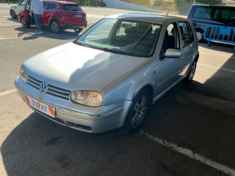 Volkswagen Golf IV 1.6 Highline — zdjęcie 1