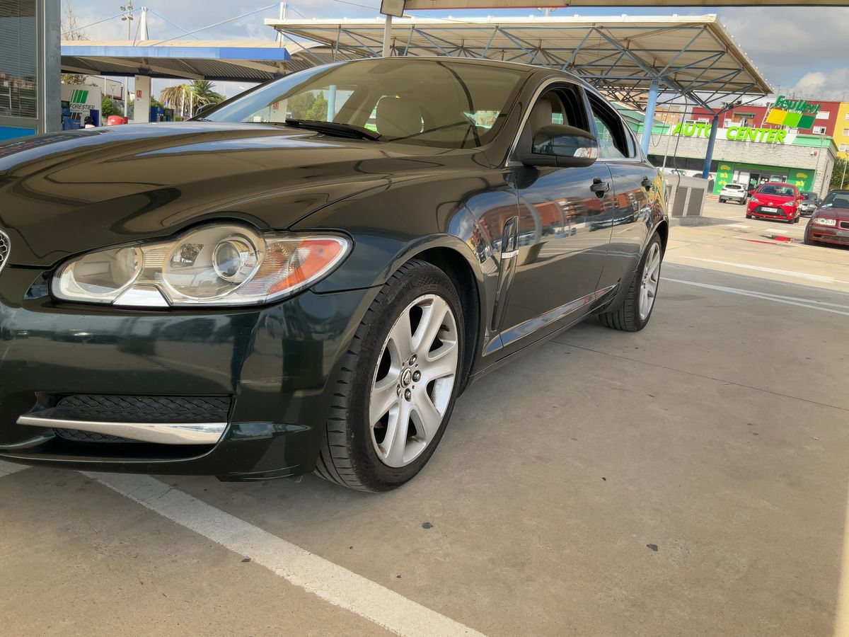 Jaguar XF 2.7 D V6 Luxury