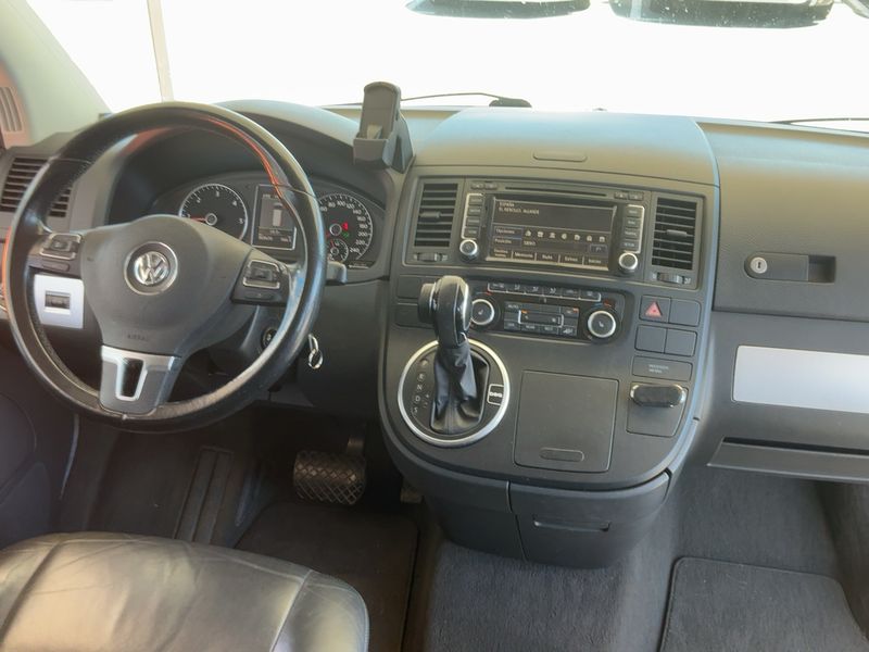 Volkswagen T5 Multivan 2.0 TDI Highline — zdjęcie 12