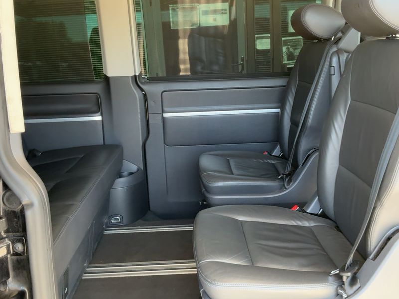 Volkswagen T5 Multivan 2.0 TDI Highline — zdjęcie 14