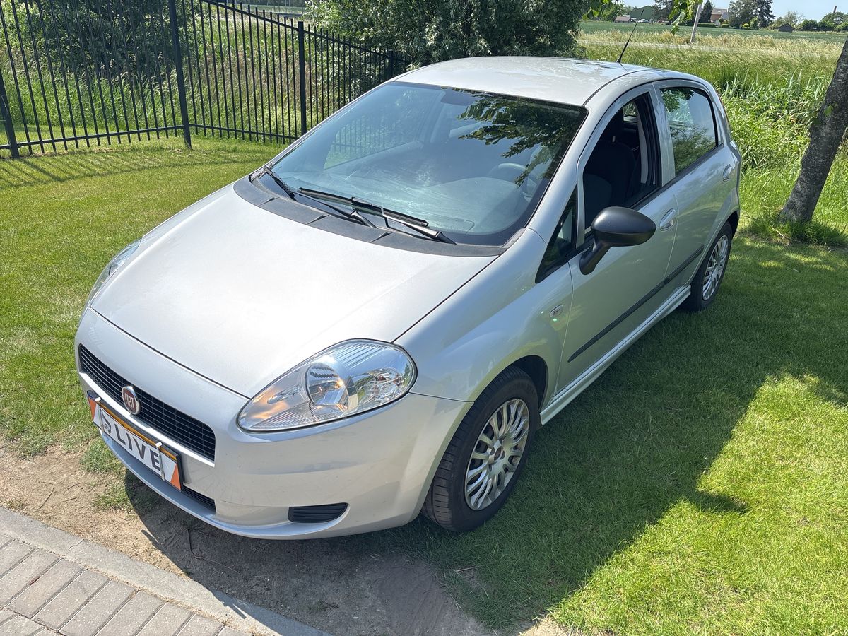 Fiat Grande 2010 — photo 1